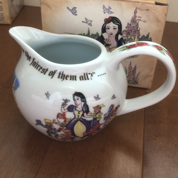 Snow White Creamer and Sugar Set - Picture 13 of 16